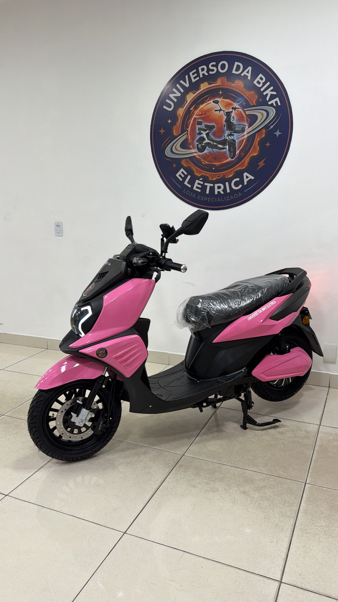 Veículo elétrico na loja Universo da Bike