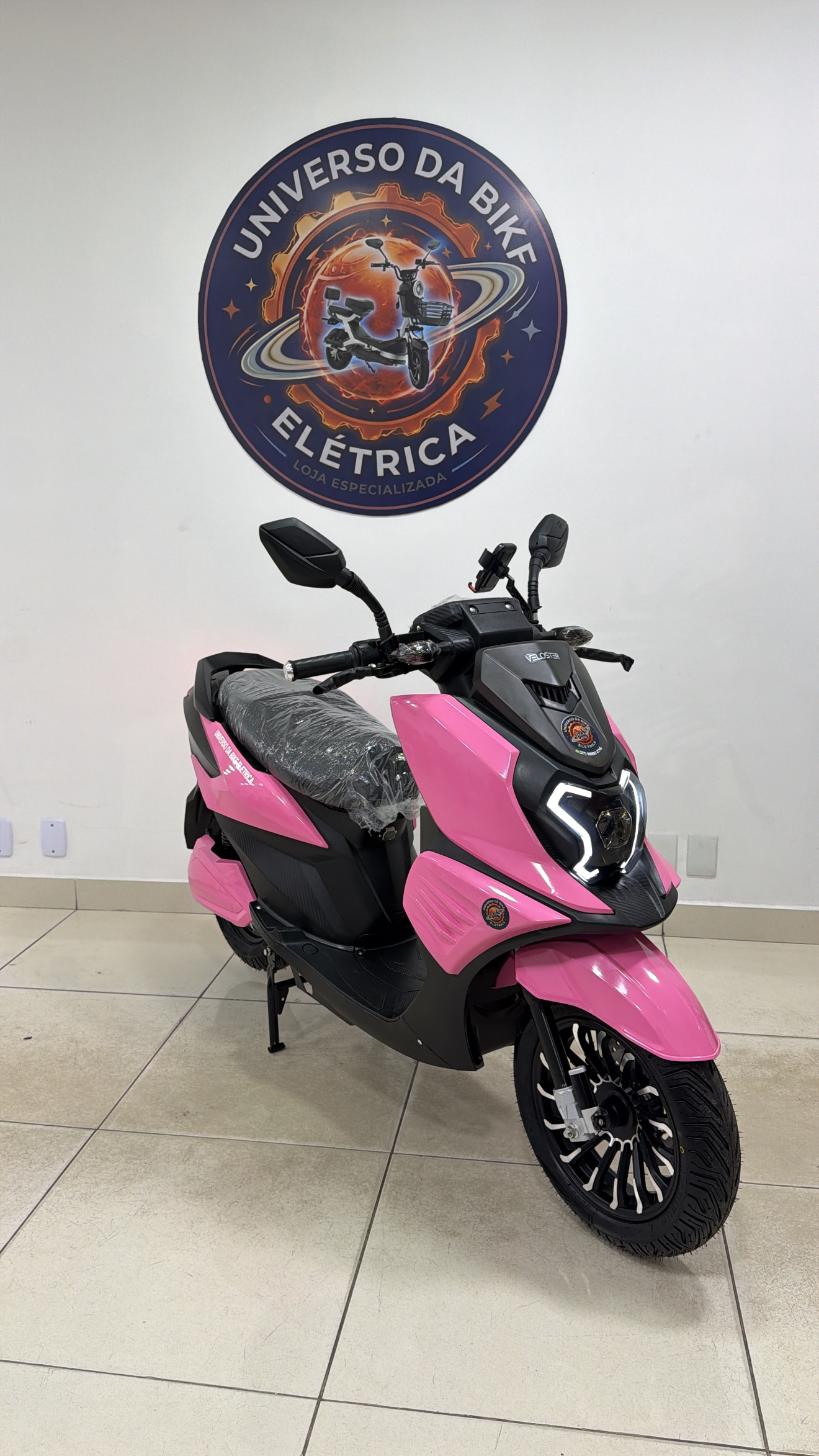 Veículo elétrico na loja Universo da Bike